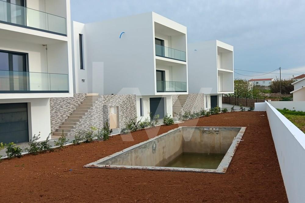 Venda de moradia de luxo, T4+1 inserida em condomínio privado, na Ericeira, Ribamar, Mafra